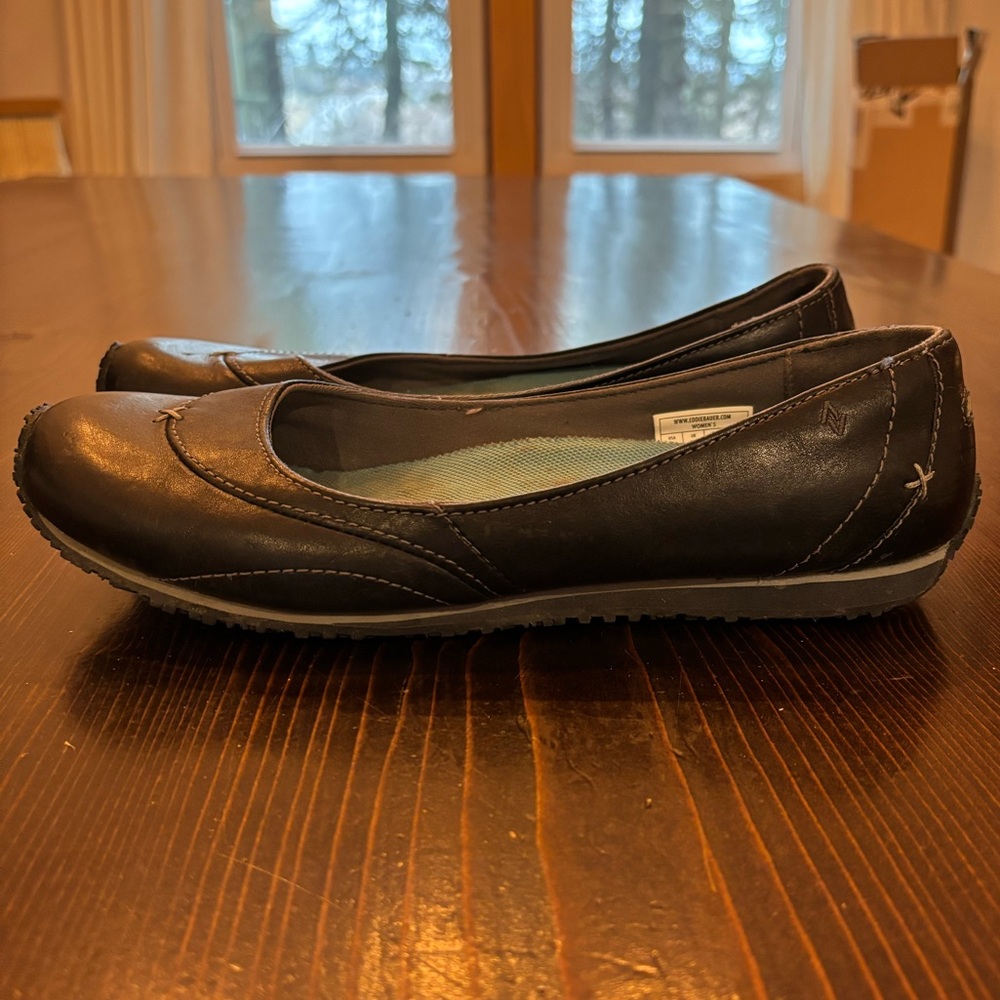 Eddie Bauer Black Leather Slip On Shoes Size 9